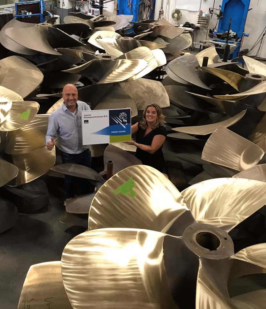 Uitreiking van de green award voor de groene schroefrand